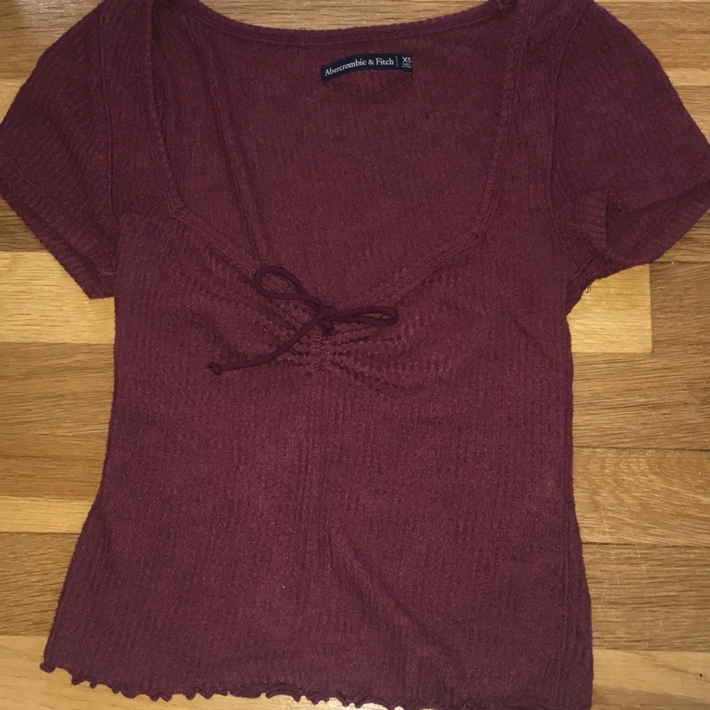 Short sleeve maroon top